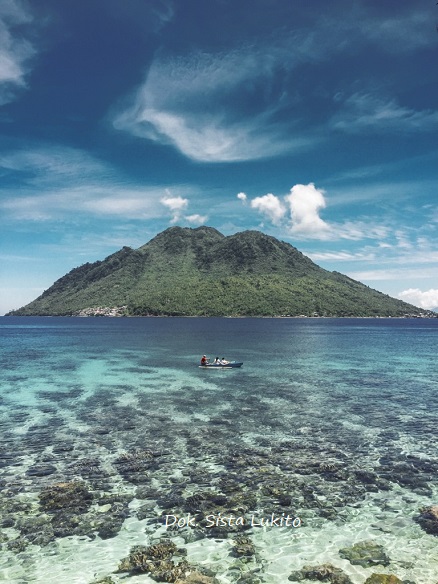 PANTAI JIKOMALAMO, FAVORIT UNTUK SNORKELING DAN DIVING DI TERNATE